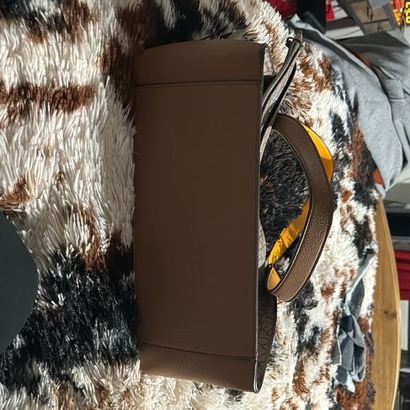 Calvin Klein large purse - Picture 5 of 5